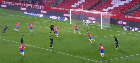 《吸血鬼生存者》评测：子弹天堂的极致生存体验