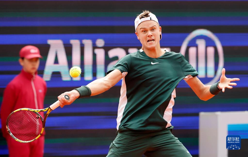 他几乎无所 他几乎无所